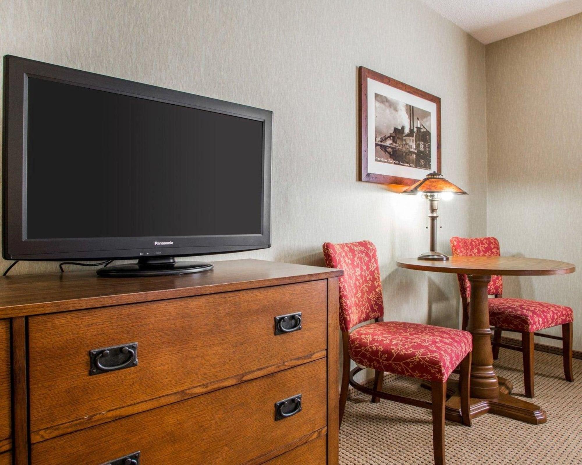 Quality Inn Айронвуд Екстер'єр фото