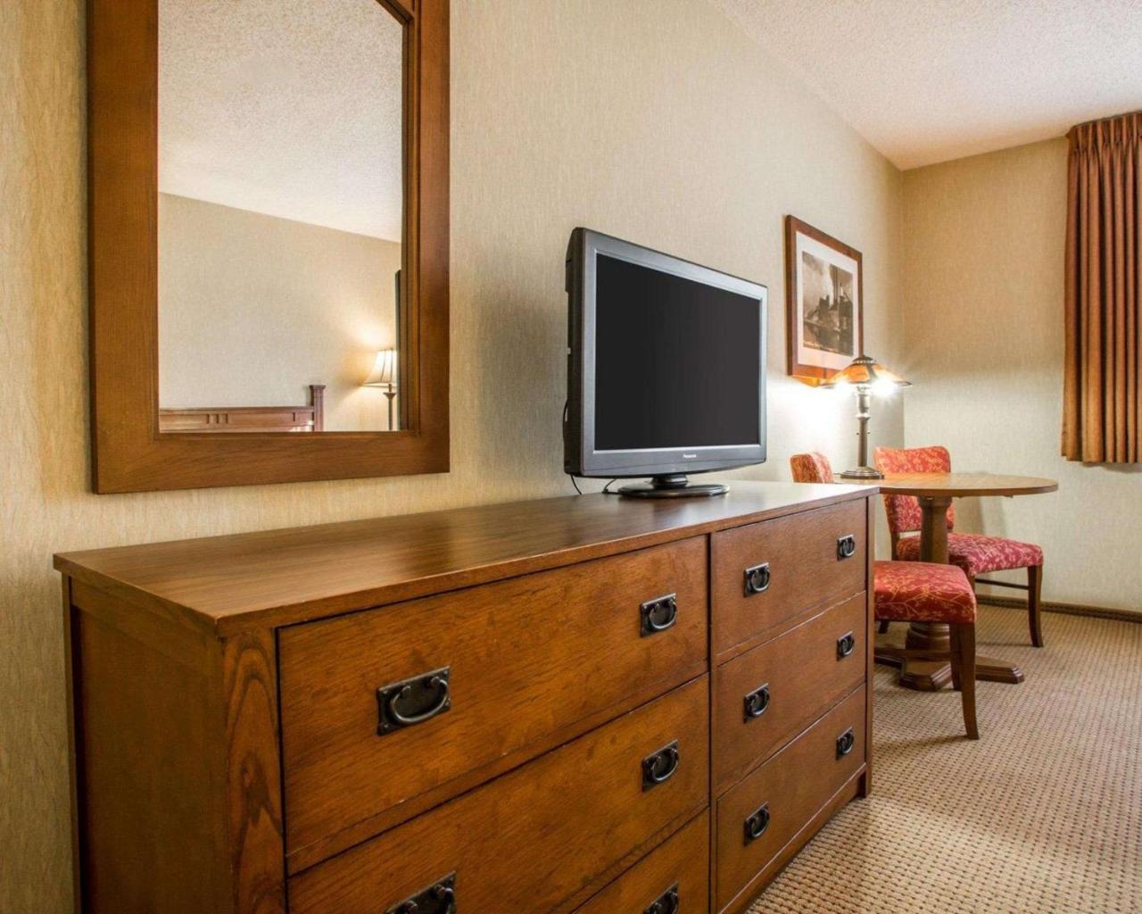 Quality Inn Айронвуд Екстер'єр фото